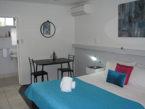Charm City Motel - Accommodation Main Beach 0