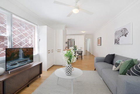 Charming Parkside Apartment In Quiet Area - Accommodation Main Beach 0
