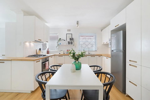 Charming Parkside Apartment In Quiet Area - Accommodation Main Beach 1