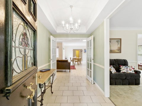 Cherry Walk Cottage - Accommodation Main Beach 0