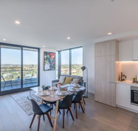 Chloe Serviced Apartment 2 Bedroom Deluxe - Accommodation Main Beach