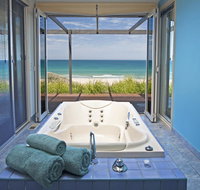 Chocolate Gannets - Accommodation Main Beach