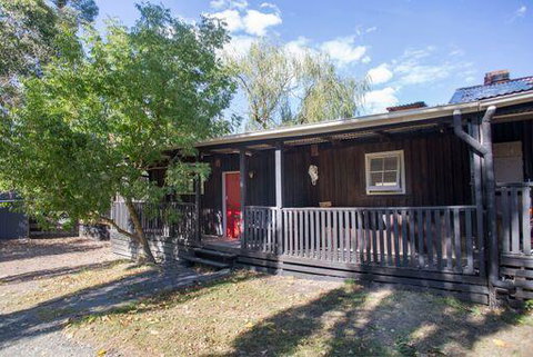 Chum Creek Hut - Accommodation Main Beach 2