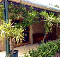Clarevale Cottage BB - Accommodation Main Beach