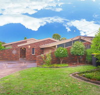 Classic Double Brick Garden House - Accommodation Main Beach