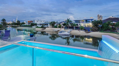 Clear Island Cove - Accommodation Main Beach 2