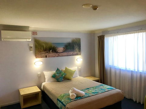 Cleveland Bay Air Motel - Accommodation Main Beach 1