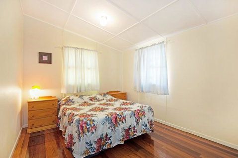Close To Water, Restaurants And Clubs, Toorbul St, Bongaree - Accommodation Main Beach 3