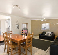 Close to Water Restaurants and Clubs Toorbul St Bongaree - Accommodation Main Beach