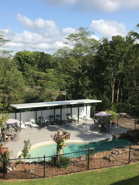Clouds Montville - Accommodation Main Beach 2