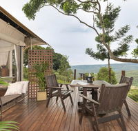 Clouds Safari - Accommodation Main Beach