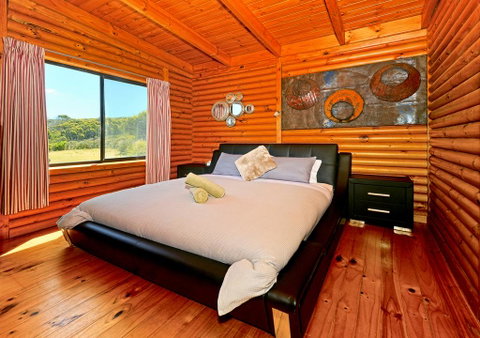 Cloudy Bay Cabin - Accommodation Main Beach 3