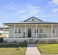 Cloverdale Cottage - Accommodation Main Beach