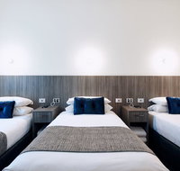 Club Laverton - Accommodation Main Beach