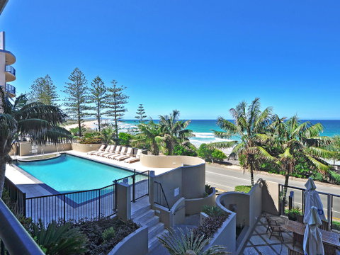 Clubb Coolum Beach Resort - Accommodation Main Beach 2