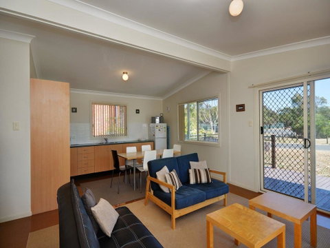Coastal Cottage - Accommodation Main Beach 3