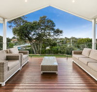 Coastal Living - Accommodation Main Beach