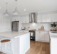 Coastal Luxury Retreat - Accommodation Main Beach