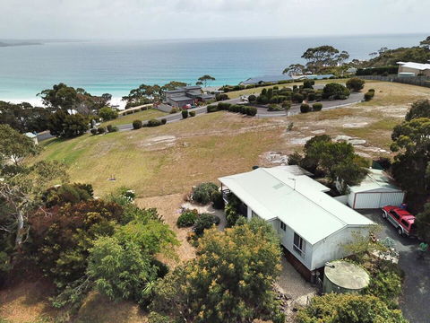 Cockatoo Cabin - Accommodation Main Beach 0