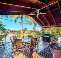 Coconut Grove Holiday House - Accommodation Main Beach