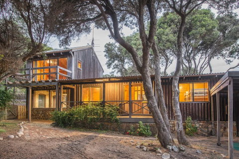 Coleys Beach House Yallingup - Accommodation Main Beach 1