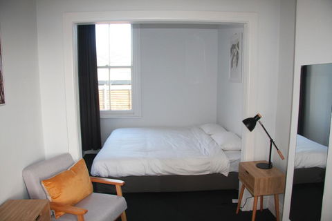 College Lawn Hotel - Accommodation Main Beach 3