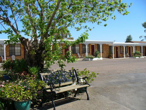 Colonial Motor Lodge Scone - Accommodation Main Beach 0
