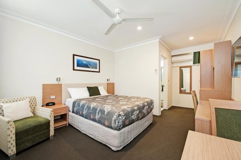Colonial Terrace Motor Inn - Accommodation Main Beach 3