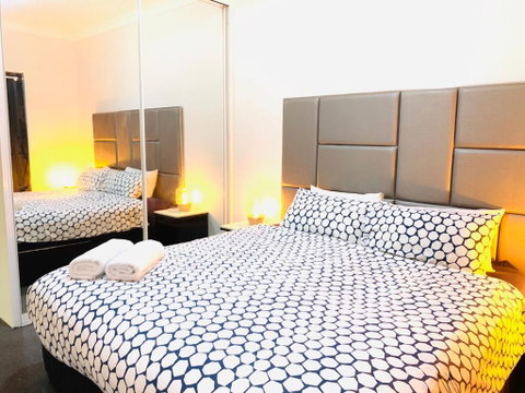 Comfort HS Apartment - Accommodation Main Beach 2