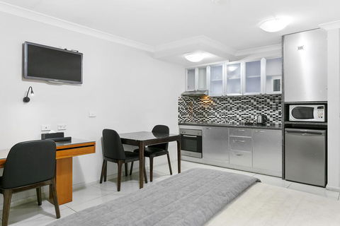 Comfort Inn & Suites Burwood - Accommodation Main Beach 3