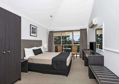 Comfort Inn & Suites Northgate Airport Motel - Accommodation Main Beach 1