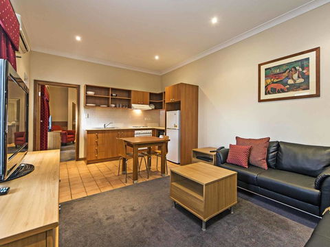 Comfort Inn & Suites Sombrero - Accommodation Main Beach 2