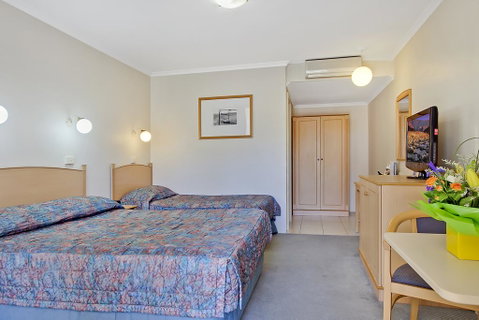 Comfort Inn Blue Lagoon - Accommodation Main Beach 1