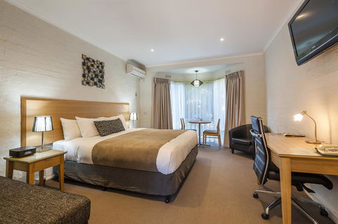 Comfort Inn Coach & Bushmans - Accommodation Main Beach 1