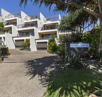 Comfortable  stylish with rooftop spa - Accommodation Main Beach