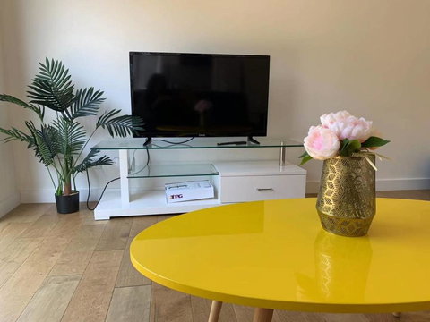 Comfortable Bedroom In Bentleigh East - Accommodation Main Beach 1