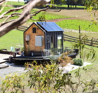 Compass Hut - Accommodation Main Beach