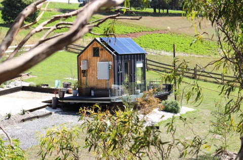 Compass Hut - Accommodation Main Beach 0