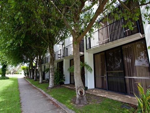 Connells Motel & Serviced Apartments - Accommodation Main Beach 1