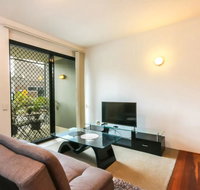 Contemporary 1 Bedroom Teneriffe Apartment with Pool and Gym - Accommodation Main Beach