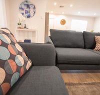 Contemporary Esprit with river reserve access - Accommodation Main Beach