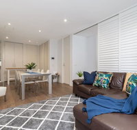 Convenience and luxury in Carnegie - Accommodation Main Beach