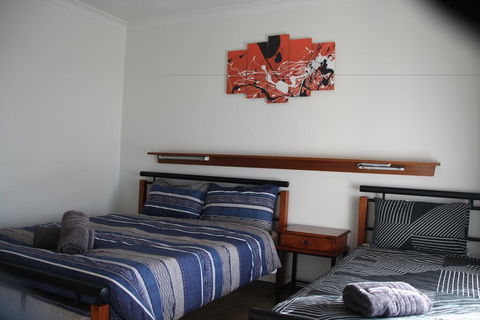 Coolgardie GoldRush Motels - Accommodation Main Beach 1