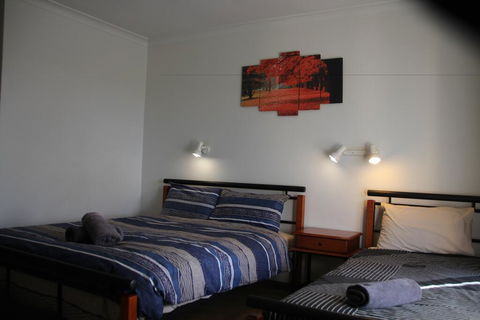 Coolgardie GoldRush Motels - Accommodation Main Beach 2