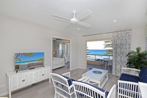 Coolum Baywatch Luxury Style Penthouse, Linen Included, WIFI, 500 Bond - Accommodation Main Beach 2