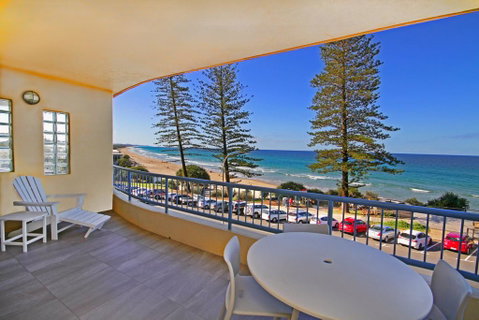 Coolum Baywatch Luxury Style Penthouse, Linen Included, WIFI, 500 Bond - Accommodation Main Beach 0