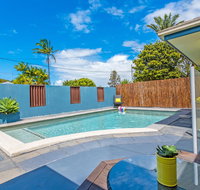 Coolum Waves Pet Friendly Holiday House - Accommodation Main Beach