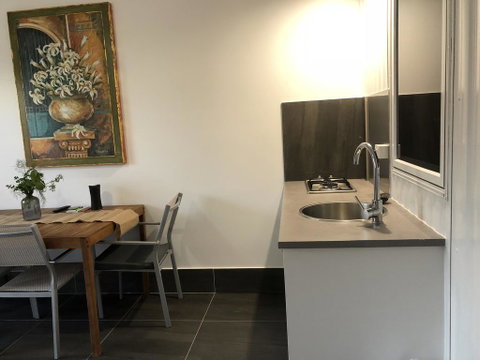 Coonawarra Cabins Unit A - Accommodation Main Beach 0