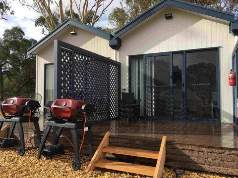 Coonawarra Cabins Unit C - Accommodation Main Beach 0