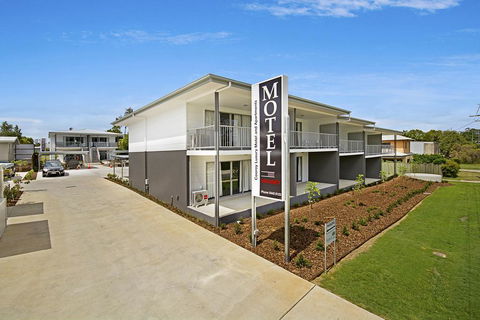 Cooroy Luxury Motel Apartments - Accommodation Main Beach 3